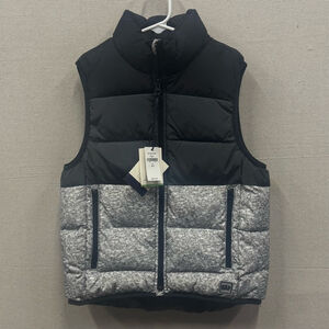 Boys Gap Kids grey color block puffy vest NWT-S